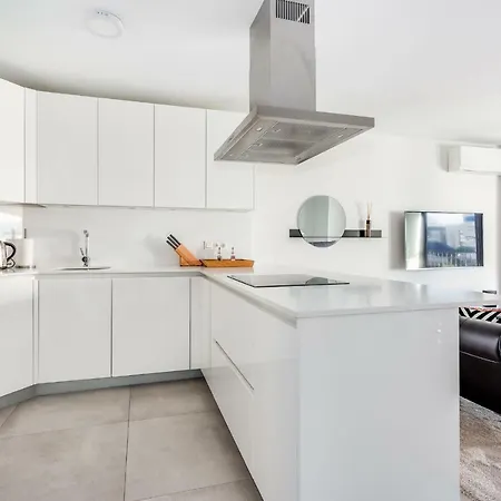 By Riva - Contemporary 1 Bedroom Luxury Inside Puerto Banus Apartment