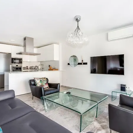 By Riva - Contemporary 1 Bedroom Luxury Inside Puerto Banus Apartment