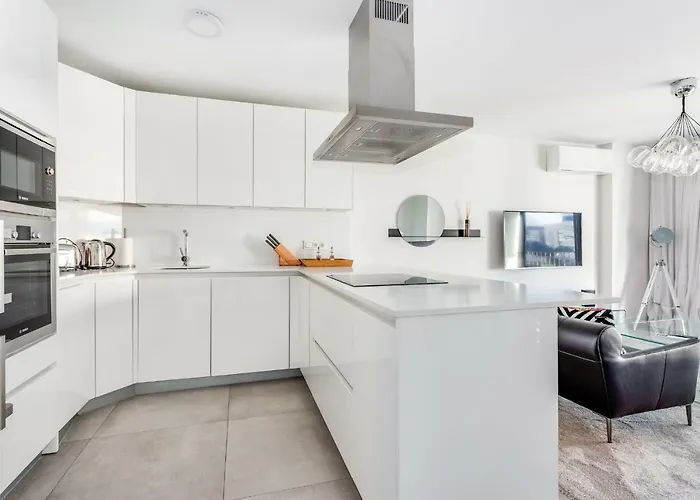 By Riva - Contemporary 1 Bedroom Luxury Inside Puerto Banus Appartement