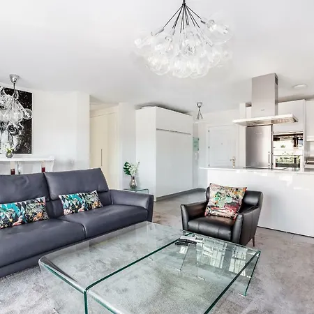 By Riva - Contemporary 1 Bedroom Luxury Inside Puerto Banus マルベーリャ