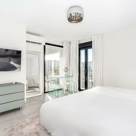 アパート By Riva - Contemporary 1 Bedroom Luxury Inside Puerto Banus マルベーリャ