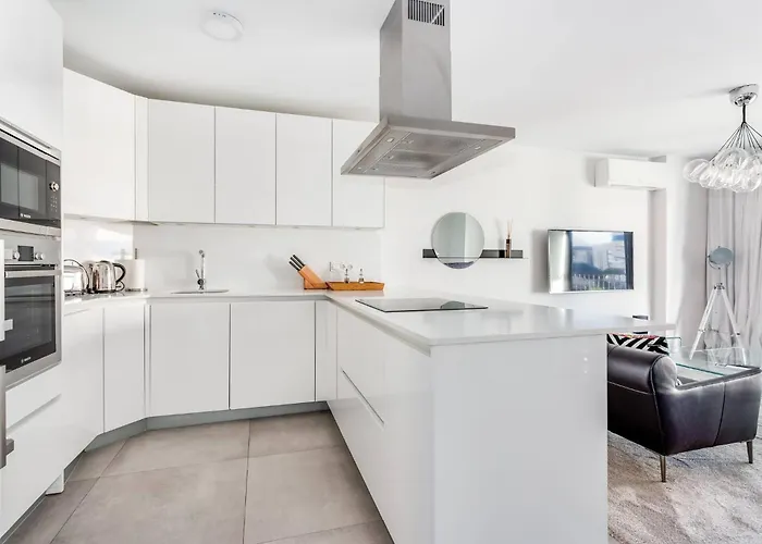 Apartment By Riva - Contemporary 1 Bedroom Luxury Inside Puerto Banus Marbella
