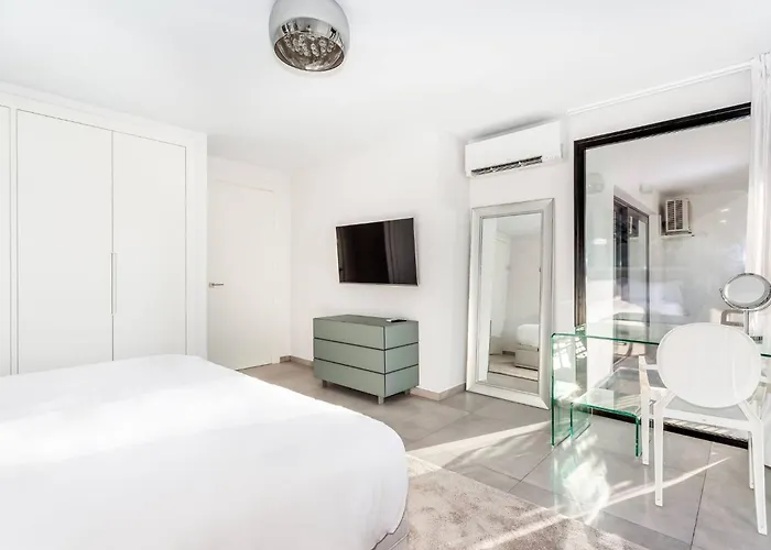 By Riva - Contemporary 1 Bedroom Luxury Inside Puerto Banus Apartment *