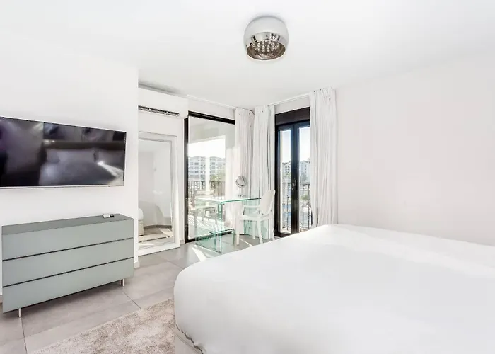 By Riva - Contemporary 1 Bedroom Luxury Inside Puerto Banus *