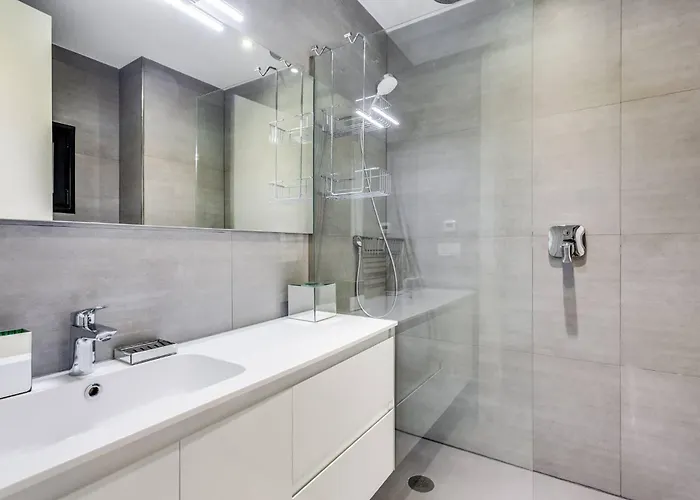 Apartment By Riva - Contemporary 1 Bedroom Luxury Inside Puerto Banus Marbella